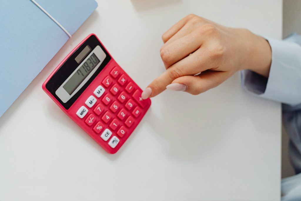 Comment réduire ses mensualités en 2026 sans changer de banque ?